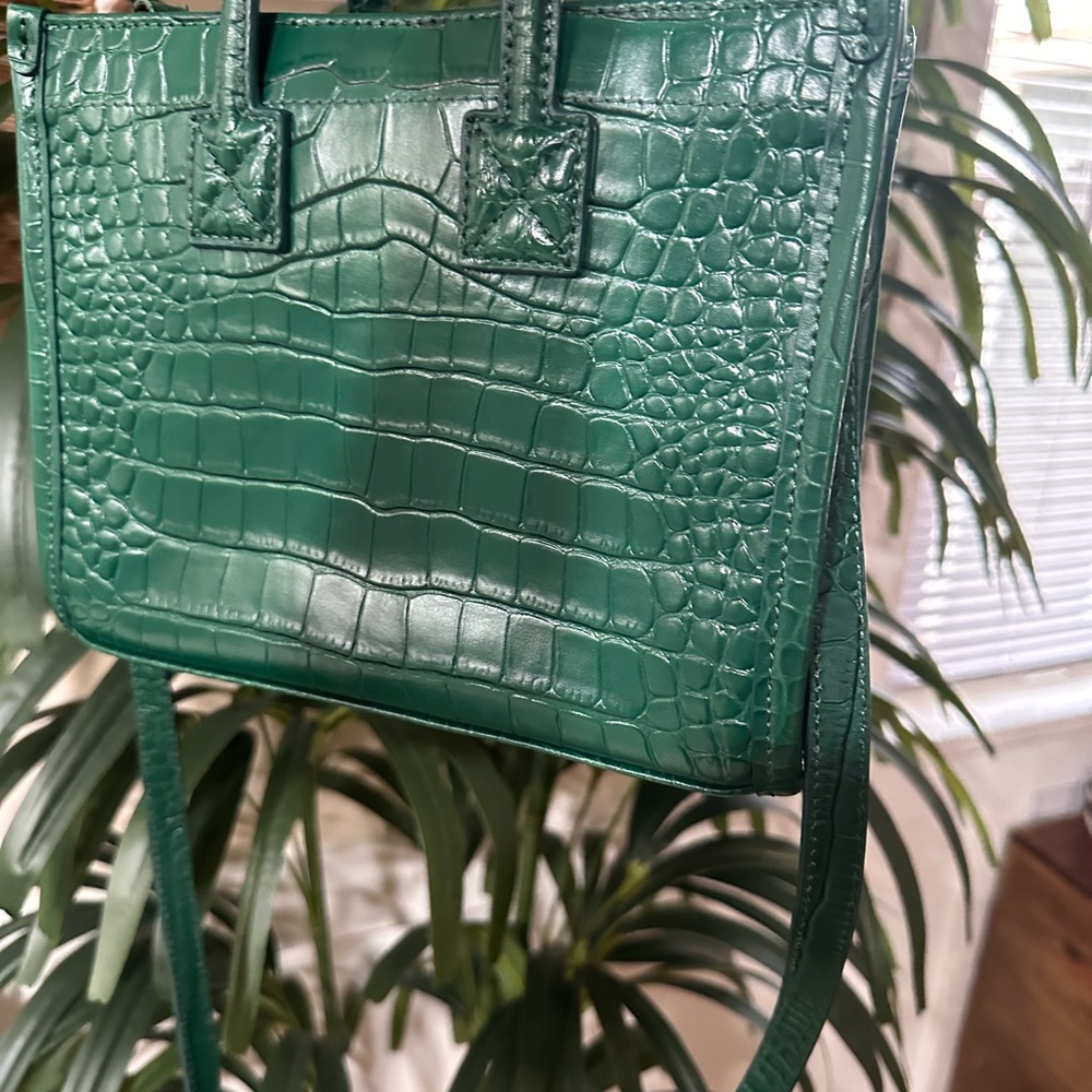 Vince Camuto Green Crocodile-Embossed Crossbody Bag